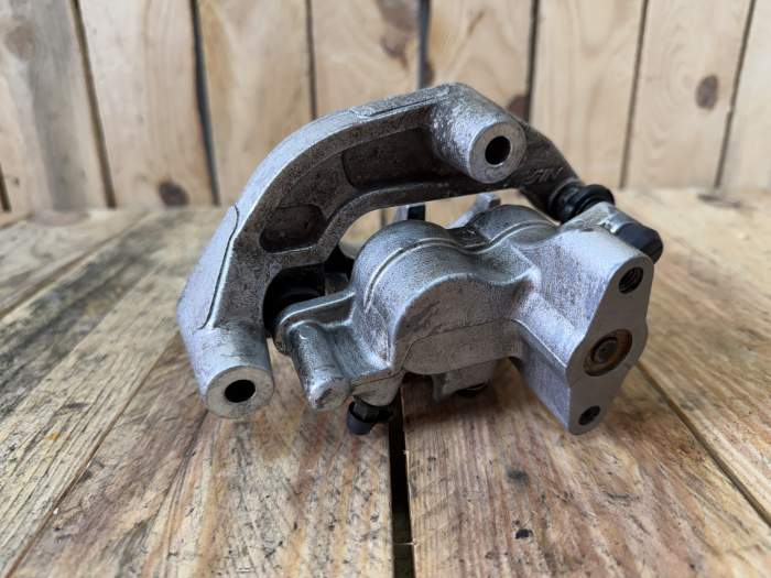 PINZA TRASERA SUZUKI BURGMAN 650 2003