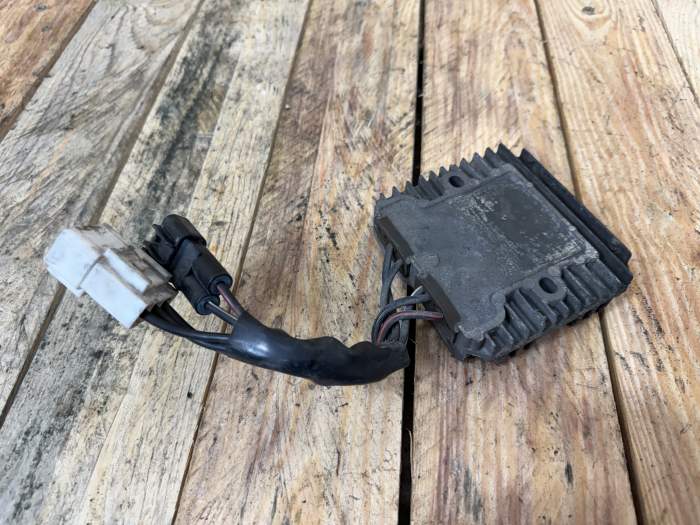 REGULADOR DE VOLTAJE SUZUKI BURGMAN 650 2003