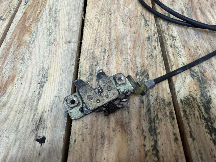 CIERRE ASIENTO + CABLE SUZUKI BURGMAN 650 2003 - QrBox.es