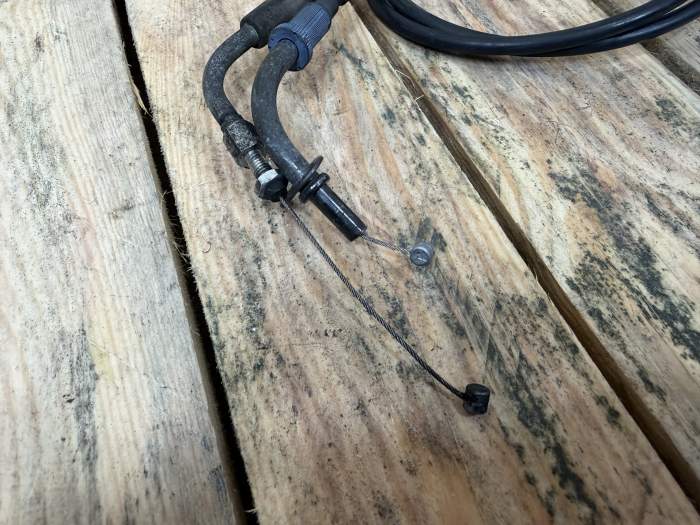 CABLES DE GAS SUZUKI BURGMAN 650 2003