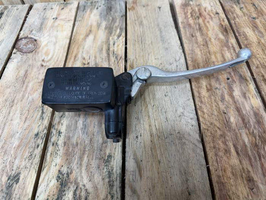 BOMBA FRENO DELANTERA SUZUKI BURGMAN 650 2003 - QrBox.es