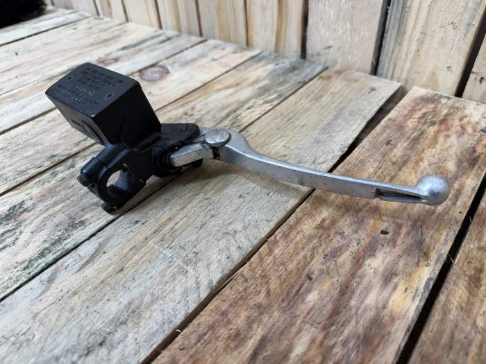 BOMBA FRENO DELANTERA SUZUKI BURGMAN 650 2003