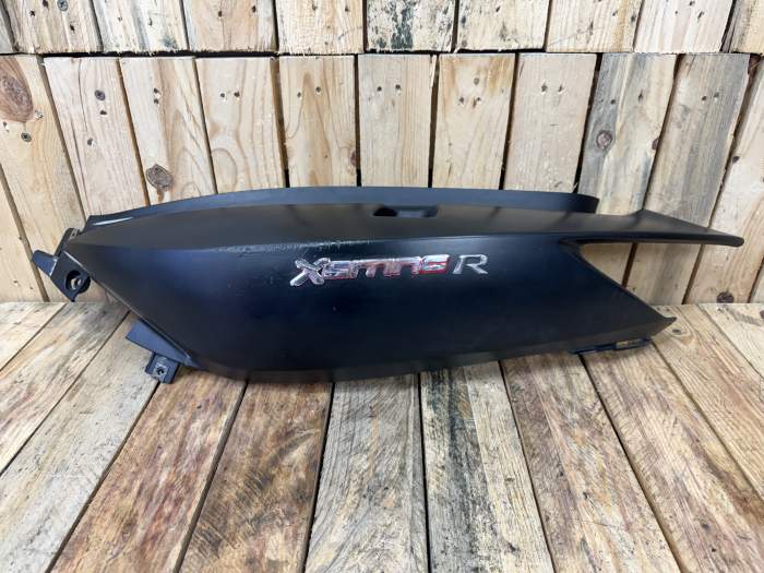 TAPA TRASERA IZQUIERDA KYMCO XCITING 500 09-12