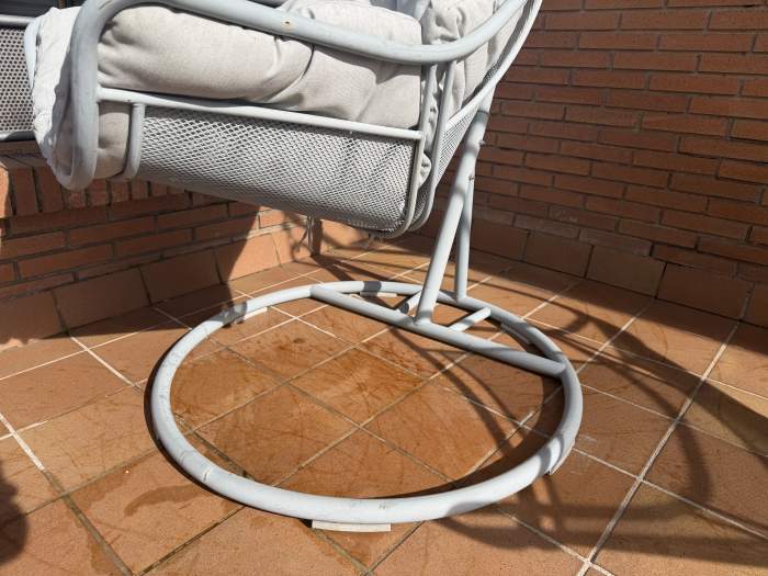 SILLA HUEVO COLGANTE GRIS CON COJÍN