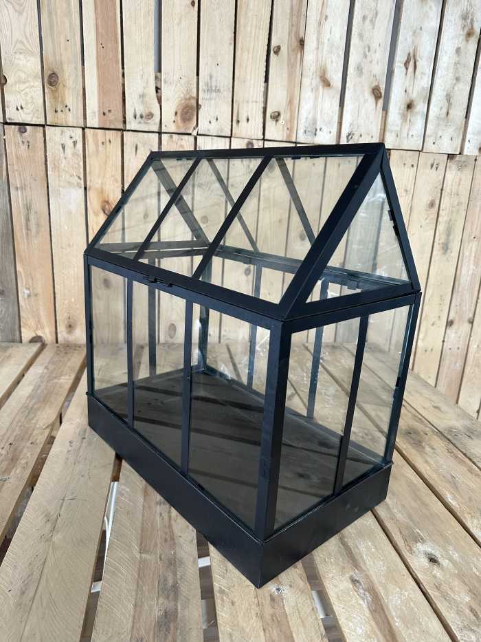 CASA PEQUEÑA PARA PLANTAS Y FLORES NEGRA - QrBox.es