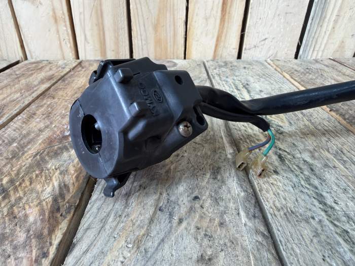 PIÑA LUCES IZQUIERDA KYMCO XCITING 500 09-12