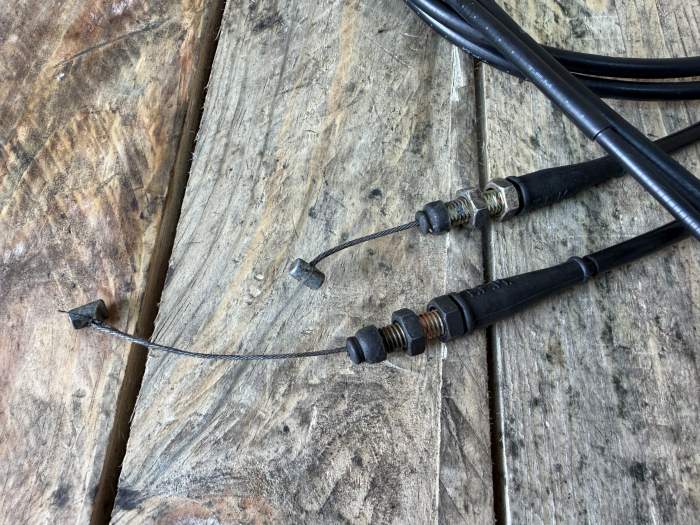 CABLES DE GAS KYMCO XCITING 500 09-12 - QrBox.es