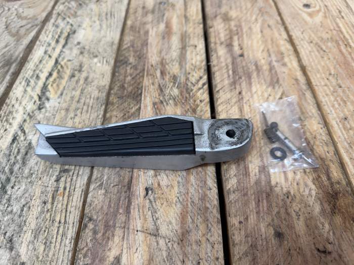 ESTRIBERA IZQUIERDA KYMCO XCITING 500 09-12 - QrBox.es