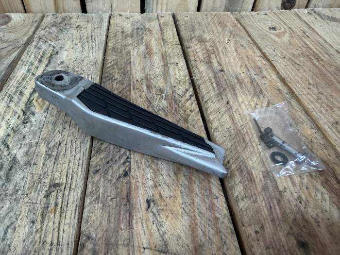 ESTRIBERA IZQUIERDA KYMCO XCITING 500 09-12 - QrBox.es