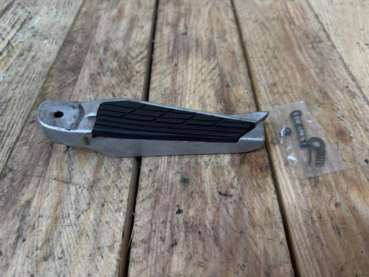 ESTRIBERA DERECHA KYMCO XCITING 500 09-12 - QrBox.es