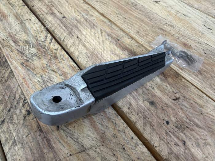 ESTRIBERA DERECHA KYMCO XCITING 500 09-12