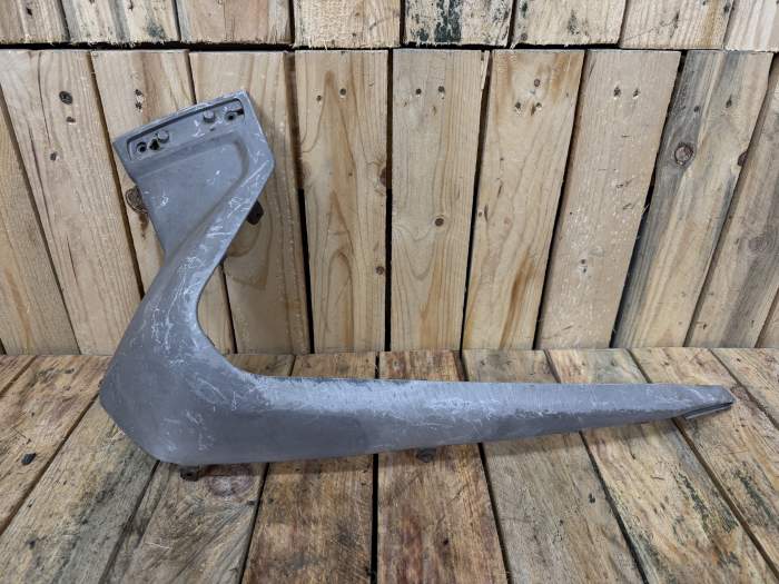 QUILLA IZQUIERDA YAMAHA XMAX 125 06-09 1