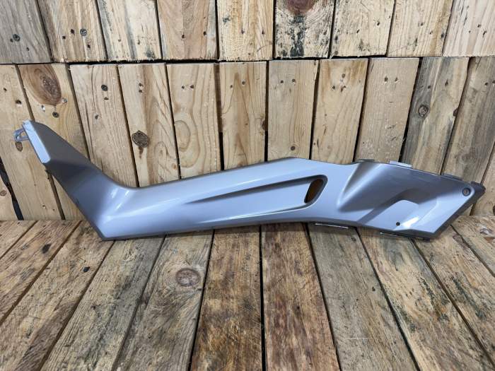 TAPA LATERAL IZQUIERDA YAMAHA XMAX 125 06-09 3
