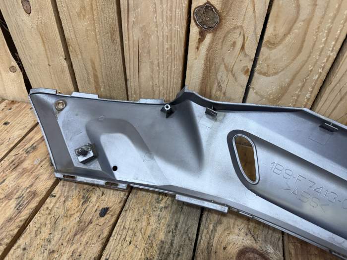 TAPA LATERAL IZQUIERDA YAMAHA XMAX 125 06-09 3