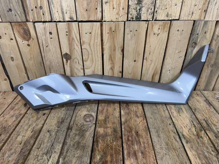 TAPA LATERAL DERECHA YAMAHA XMAX 125 06-09 3