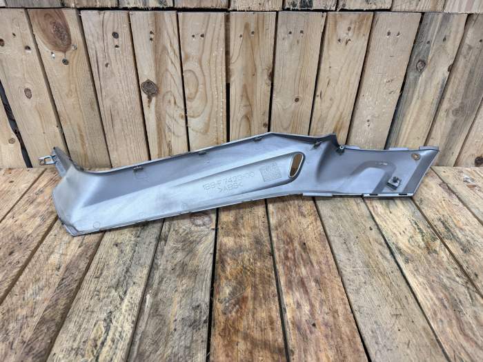 TAPA LATERAL DERECHA YAMAHA XMAX 125 06-09 3
