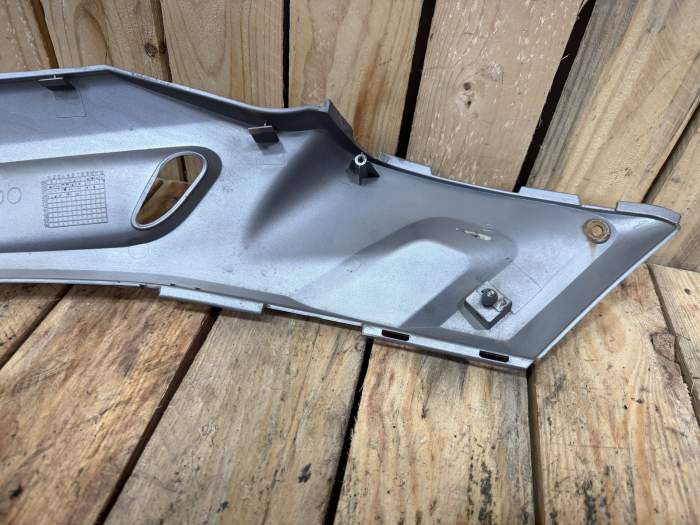TAPA LATERAL DERECHA YAMAHA XMAX 125 06-09 3