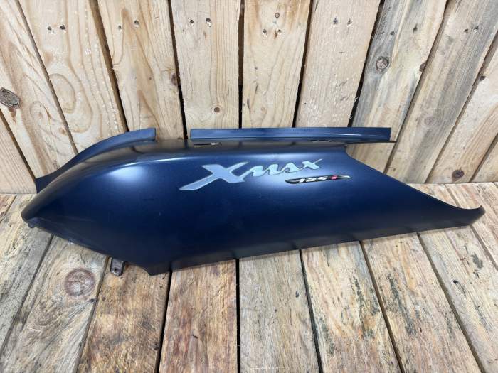 TAPA TRASERA IZQ. YAMAHA XMAX 125 06-09