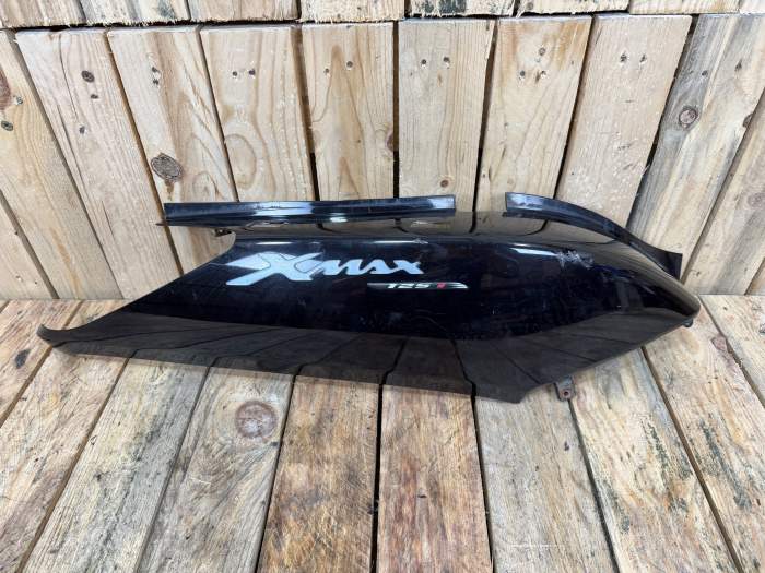 TAPA TRASERA DCHA. YAMAHA XMAX 125 06-09 2