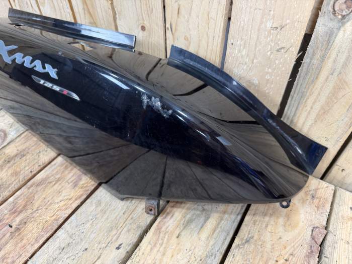 TAPA TRASERA DCHA. YAMAHA XMAX 125 06-09 2