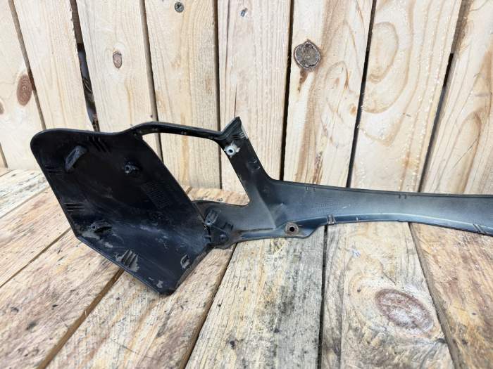 PLASTICO MANILLAR YAMAHA XMAX 125 06-09 2