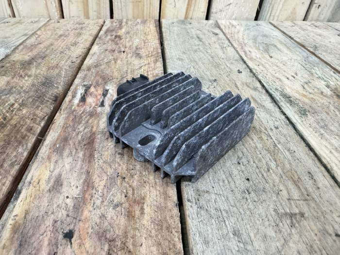 REGULADOR DE VOLTAJE YAMAHA XMAX 125 06-09 2