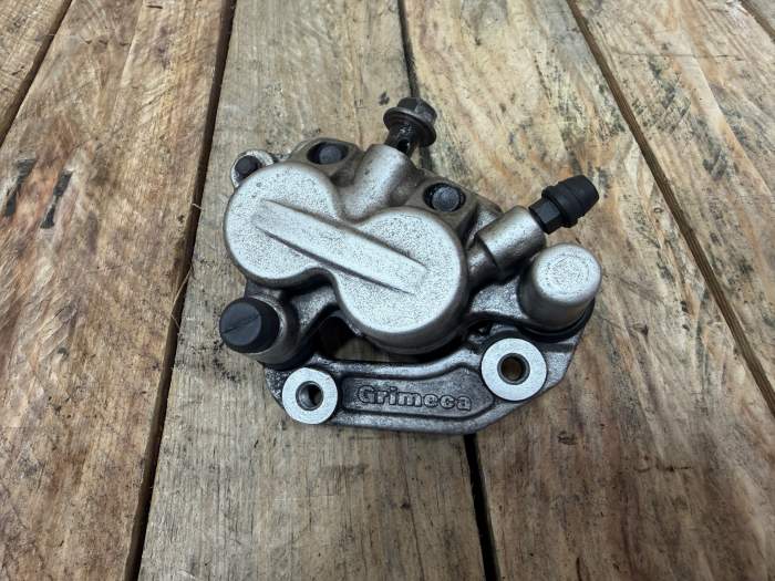 PINZA DE FRENO DELANTERA YAMAHA XMAX 125 06-09 - QrBox.es