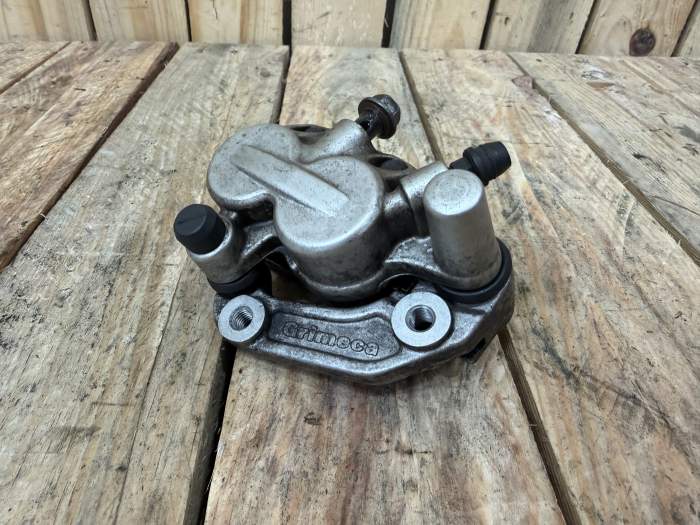 PINZA DE FRENO DELANTERA YAMAHA XMAX 125 06-09 - QrBox.es