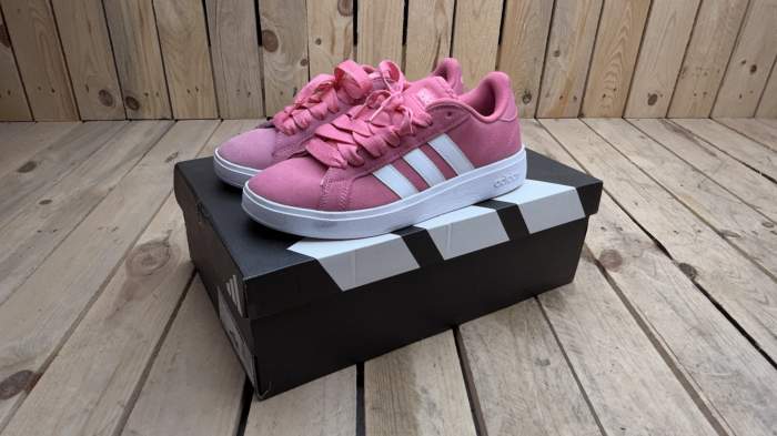 BAMBAS ADIDAS GRAND COURT BASE ROSAS TALLA 40 - QrBox.es