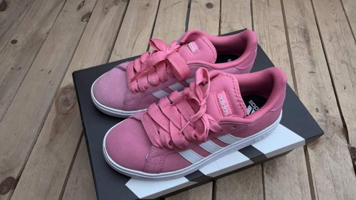 BAMBAS ADIDAS GRAND COURT BASE ROSAS TALLA 40 - QrBox.es