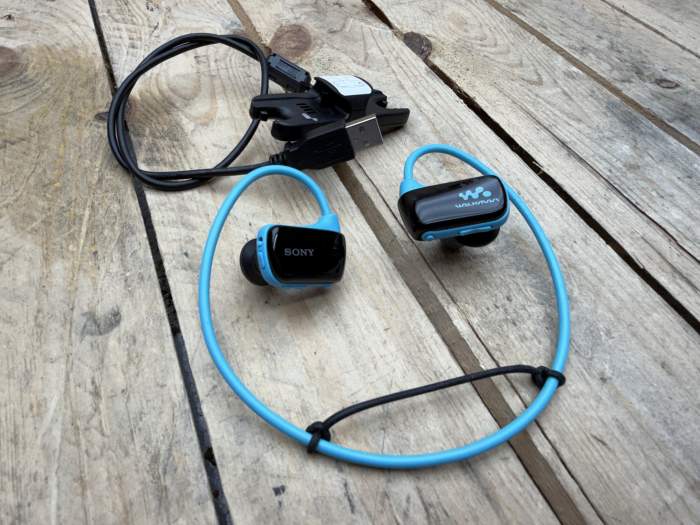 AURICULARES WALKMAN AZULES - QrBox.es