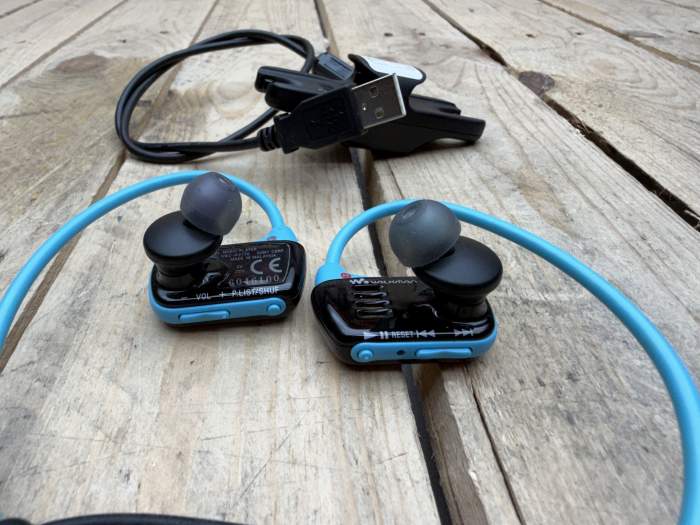 AURICULARES WALKMAN AZULES - QrBox.es