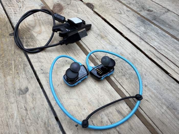 AURICULARES WALKMAN AZULES - QrBox.es