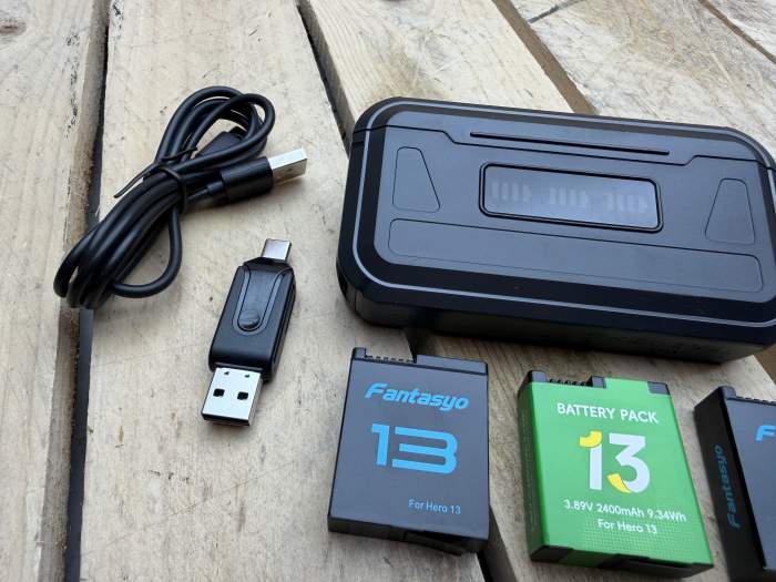 CARGADOR GOPRO 13 + 3 BATERIAS - QrBox.es
