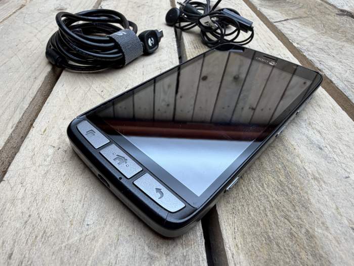 TELEFONO TERCERA EDAD SMARTPHONE DORO - QrBox.es