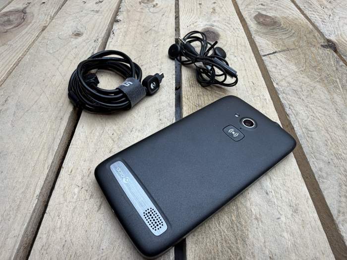 TELEFONO TERCERA EDAD SMARTPHONE DORO - QrBox.es