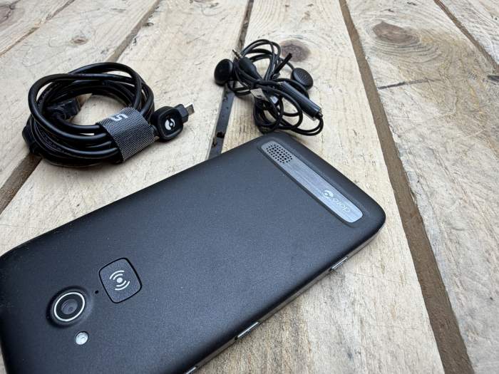TELEFONO TERCERA EDAD SMARTPHONE DORO - QrBox.es