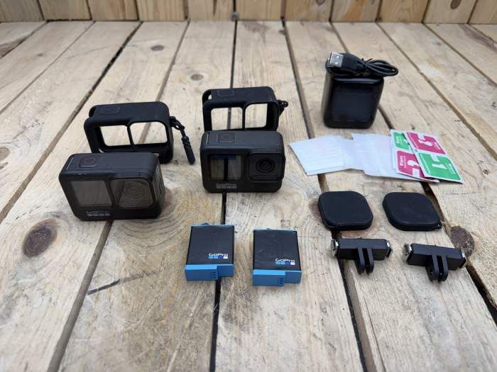 PACK 2 GOPRO HERO 9  BLACK + ACCESORIOS - QrBox.es