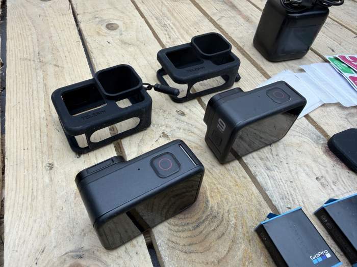 PACK 2 GOPRO HERO 9  BLACK + ACCESORIOS - QrBox.es