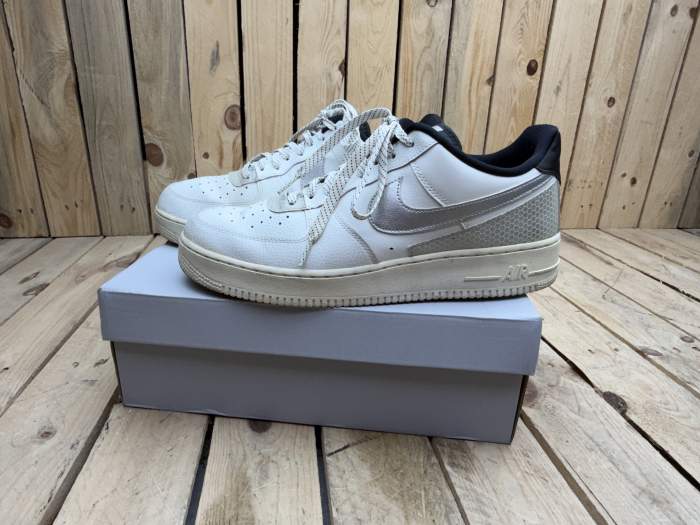 AIR FORCE 1 BLACK/WHITE 45 - QrBox.es