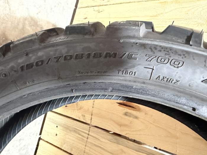 NEUMATICO BATTLAX AX41R 150/70B18 70Q - QrBox.es