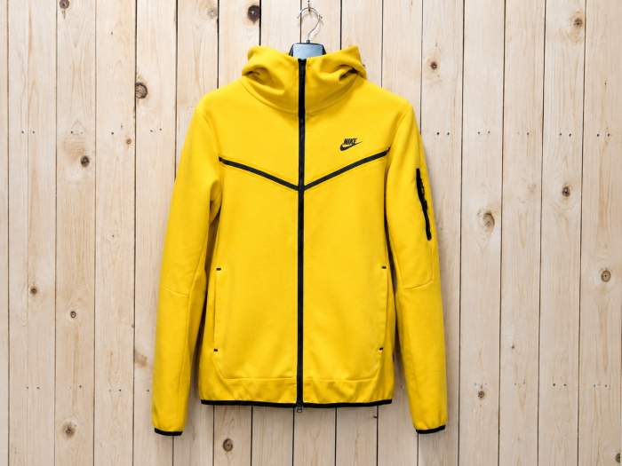 SUDADERA NIKE TECH AMARILLA XL - QrBox.es
