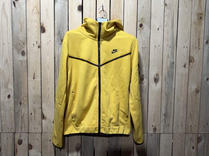 SUDADERA NIKE TECH AMARILLA XL - QrBox.es