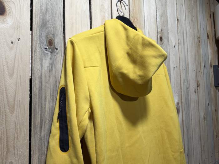 SUDADERA NIKE TECH AMARILLA XL - QrBox.es
