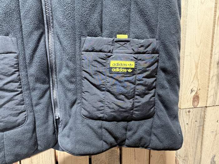 CHALECO ADIDAS NEGRO L - QrBox.es