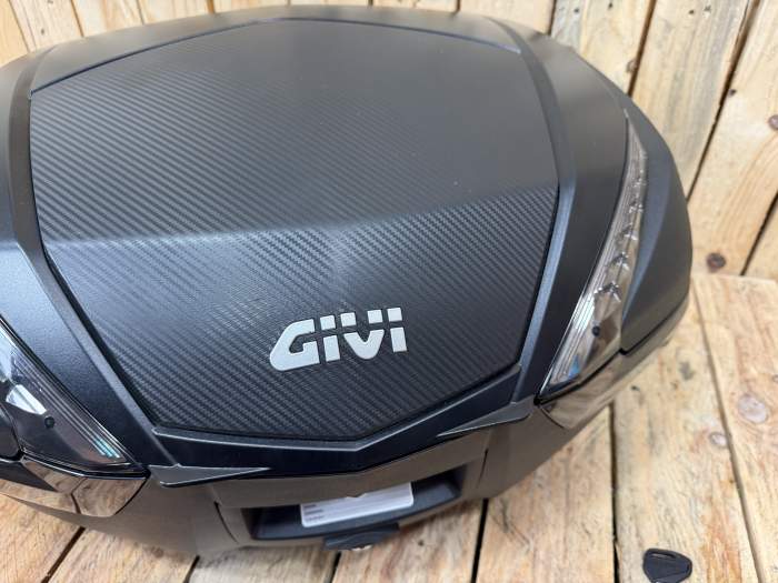 BAÚL TOP CASE GIVI V47NNT MONOKEY 47L