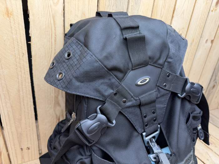 MOCHILA OAKLEY VINTAGE NEGRA