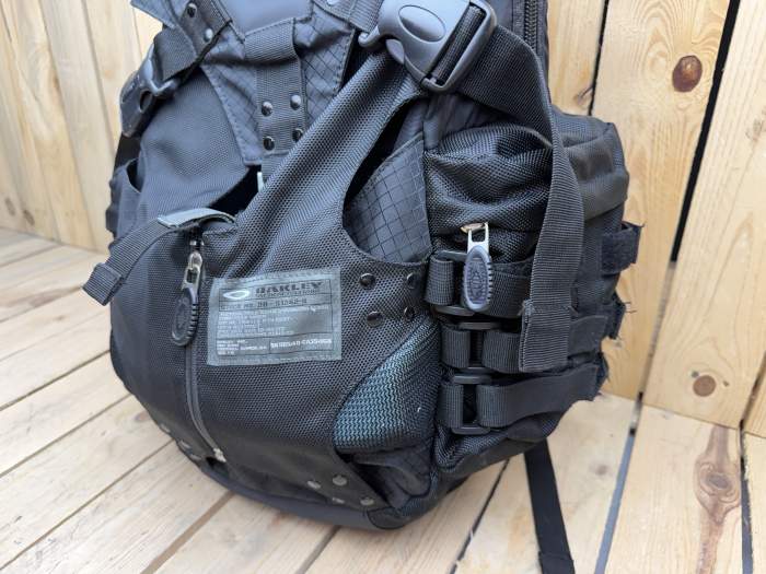 MOCHILA OAKLEY VINTAGE NEGRA