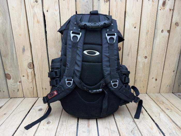 MOCHILA OAKLEY VINTAGE NEGRA