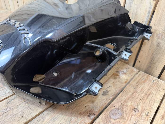 PLASTICO TRASERO CENTRAL APRILIA ATLANTIC 125 03-08